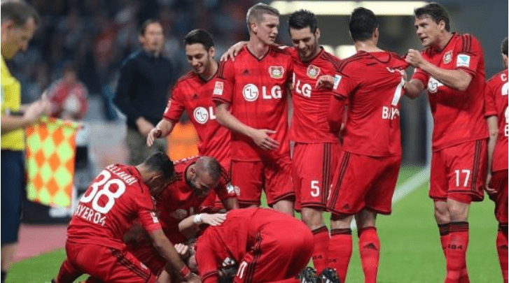  柏林赫塔攻防转换流畅，团队配合打出精彩团队足球