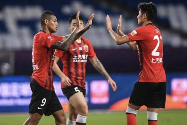  切尔西新援梅开二度助蓝军逆转布莱顿